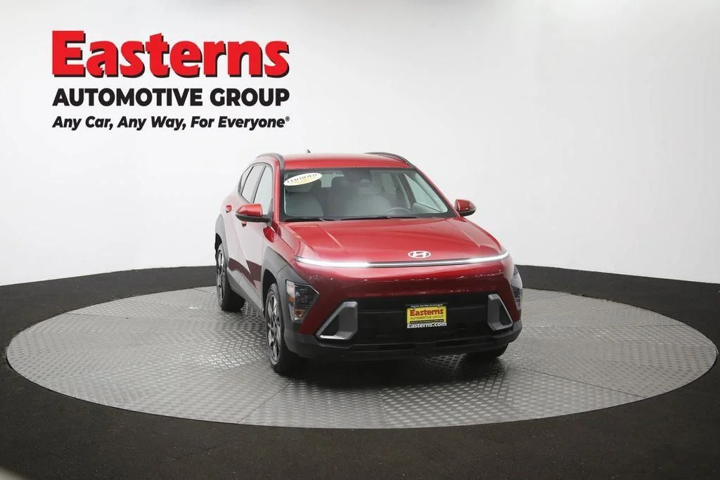 Used 2025 Red Hyundai SEL image 52