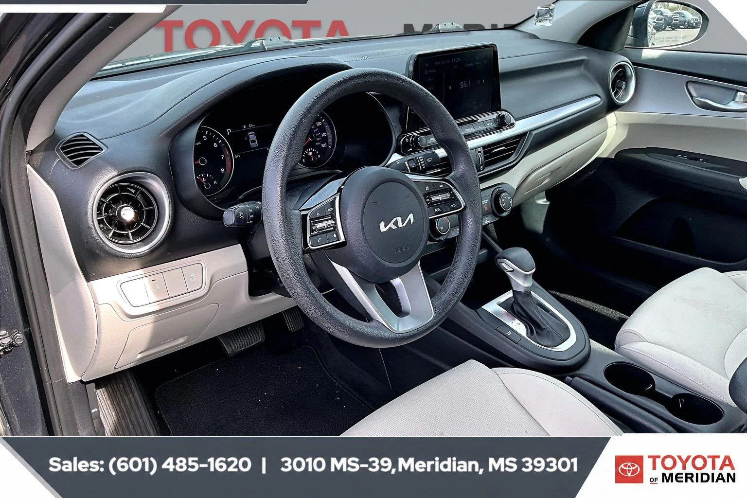 Used 2023 Gravity Gray Kia LXS image 12
