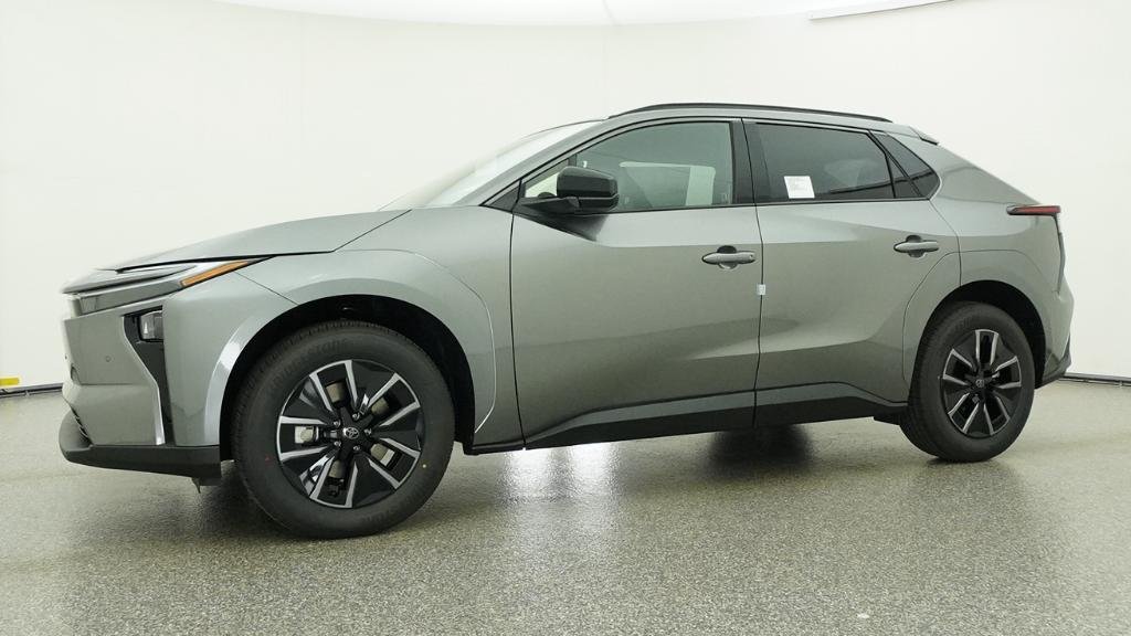 New 2026 Heavy Metal Toyota XLE image 13