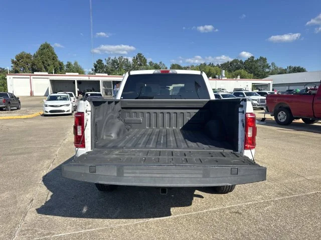 Used 2021 White Ford XLT image 25