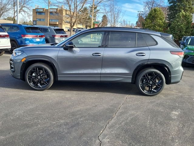 2026 Volkswagen Tiguan SE R-LINE BLACK - Photo 2
