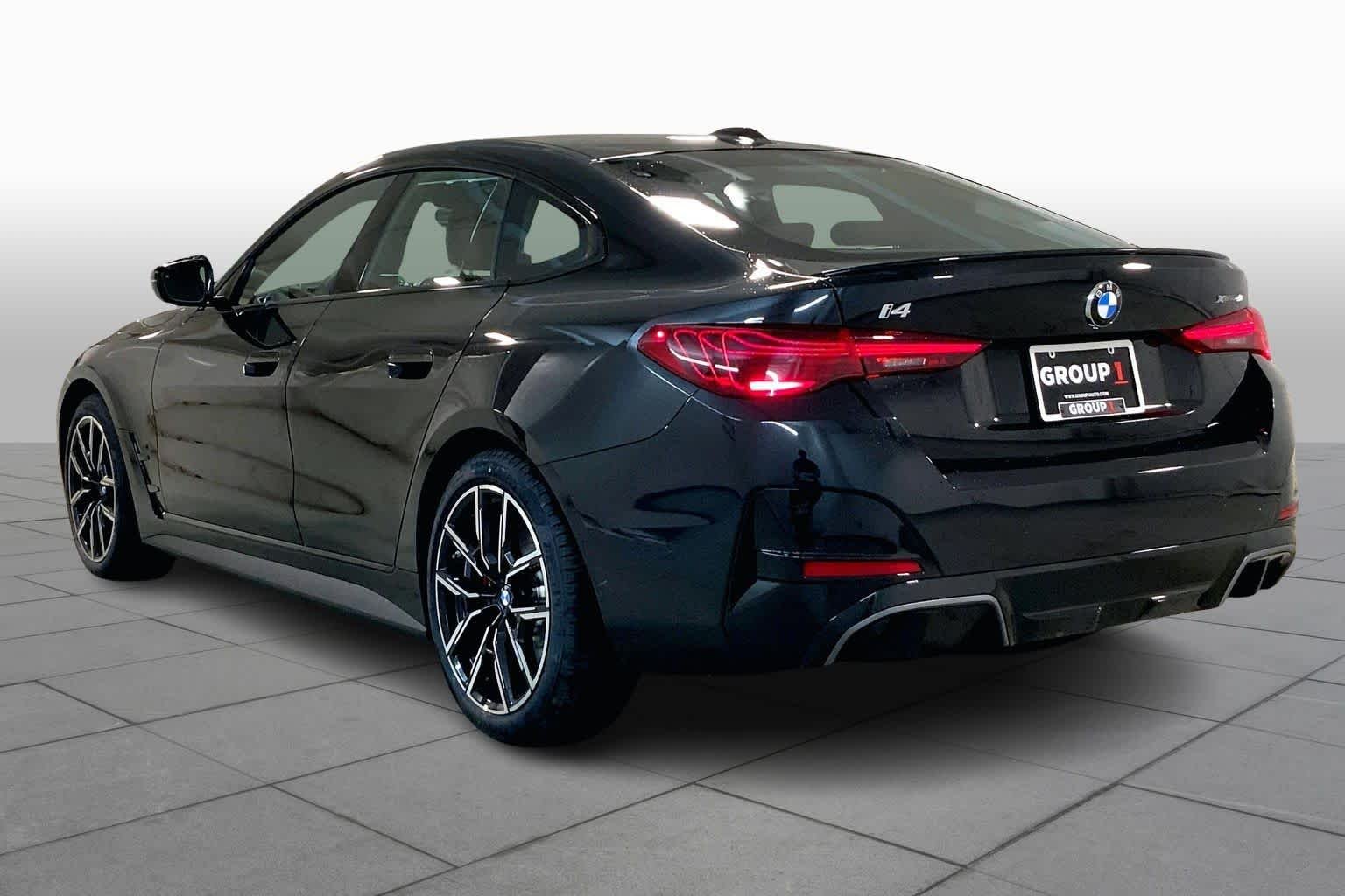 New 2026 Black Sapphire Metallic BMW xDrive40 image 12