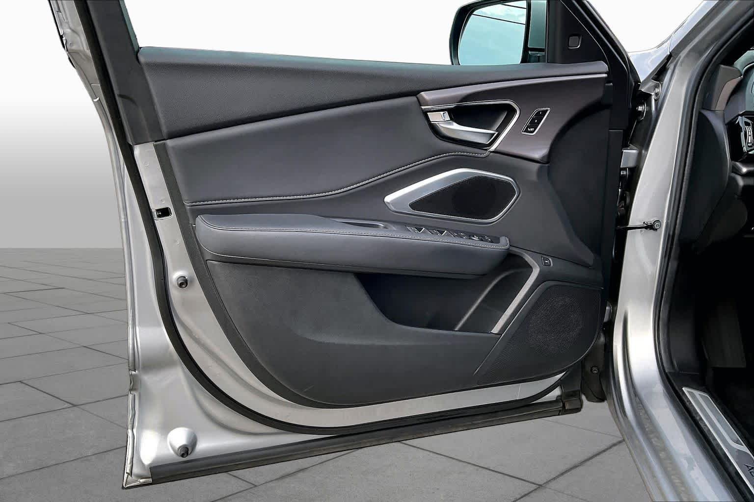 Certified Used 2025 Solar Silver Metallic Acura  image 20