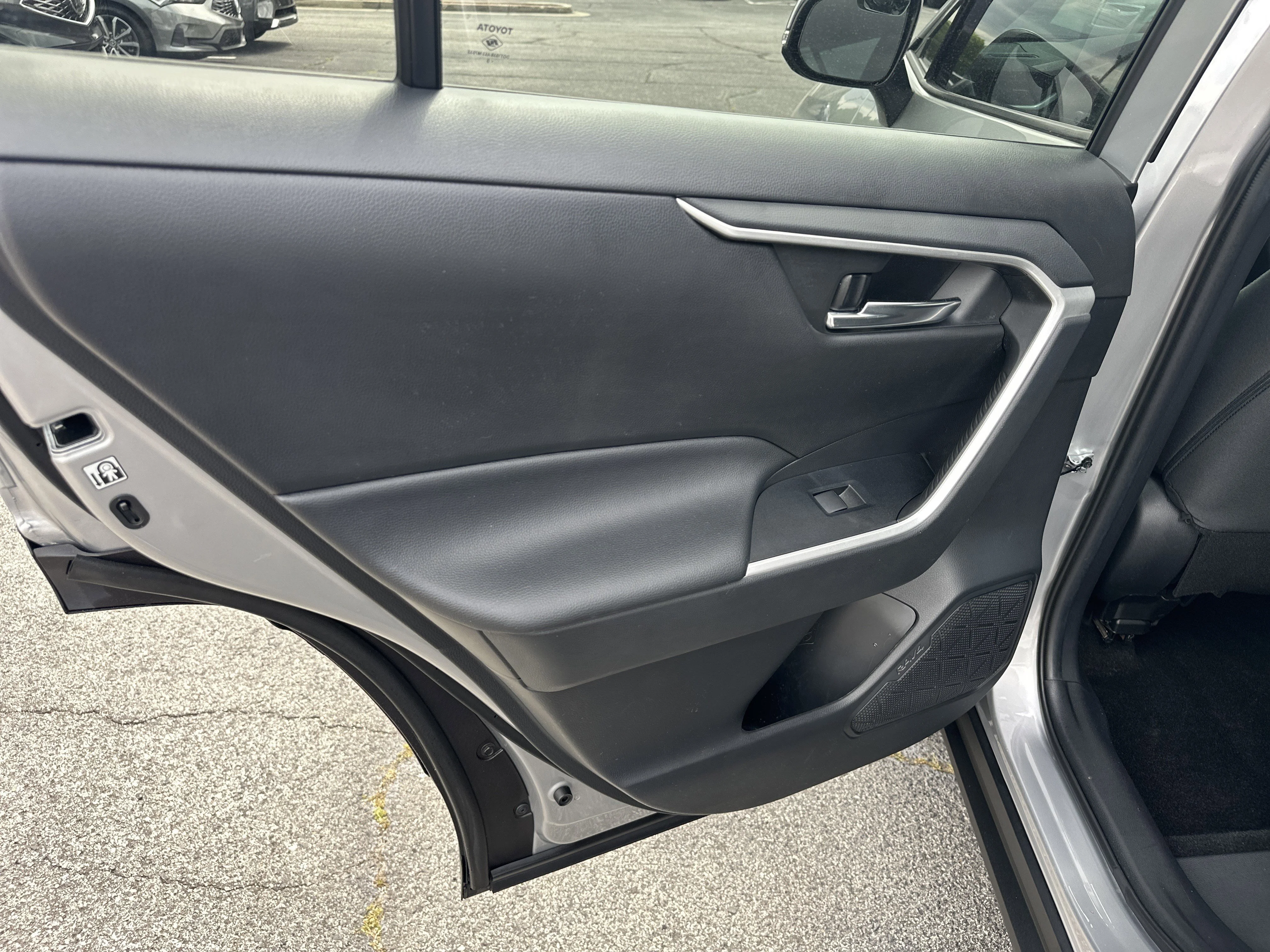 Used 2020 Silver Sky Metallic Toyota XLE image 25