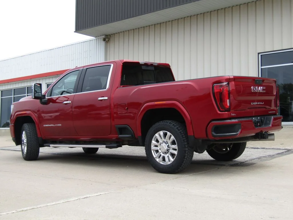 Used 2023 Red GMC Denali image 10