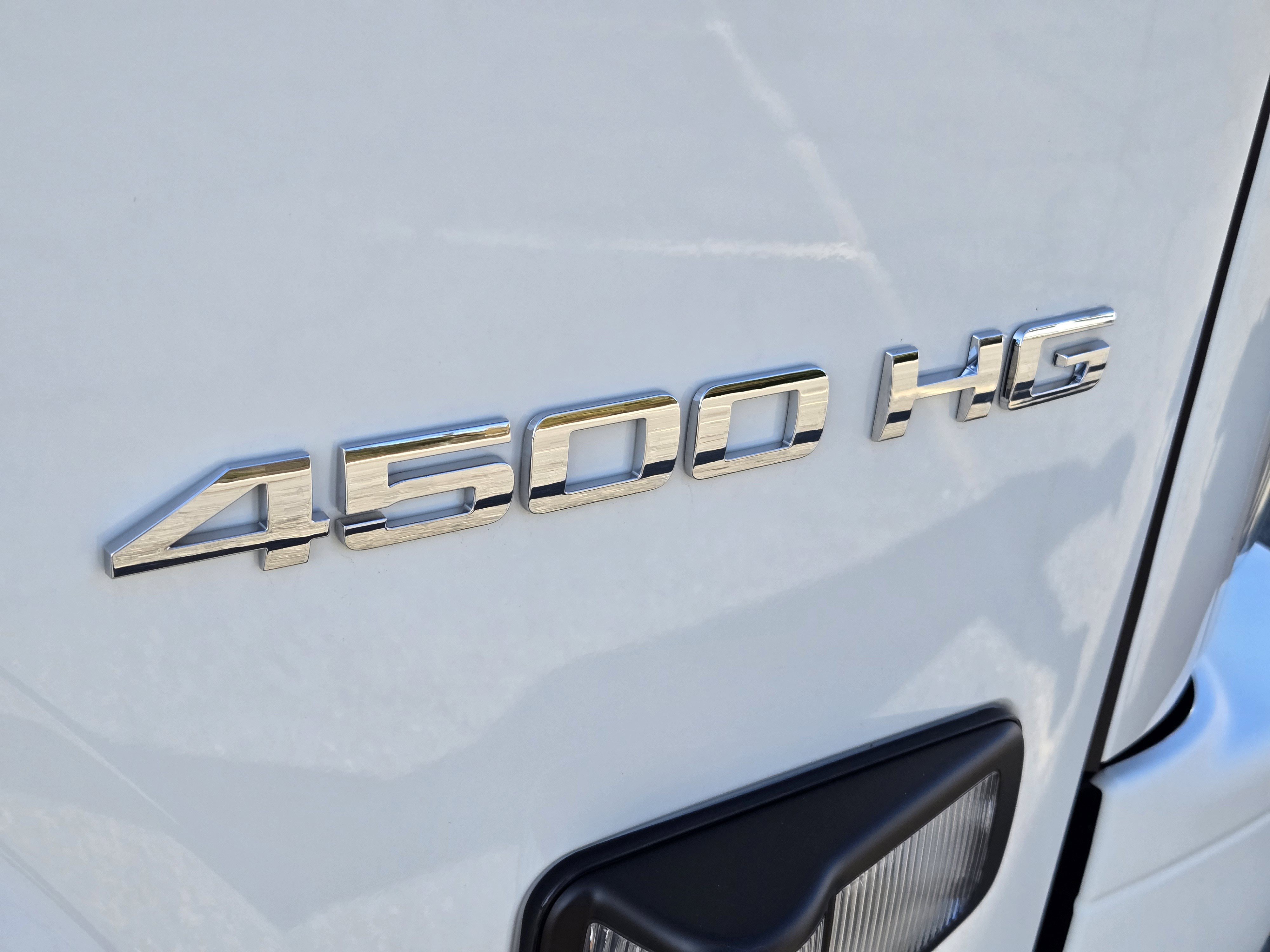 New 2025 Arc White Chevrolet  image 16