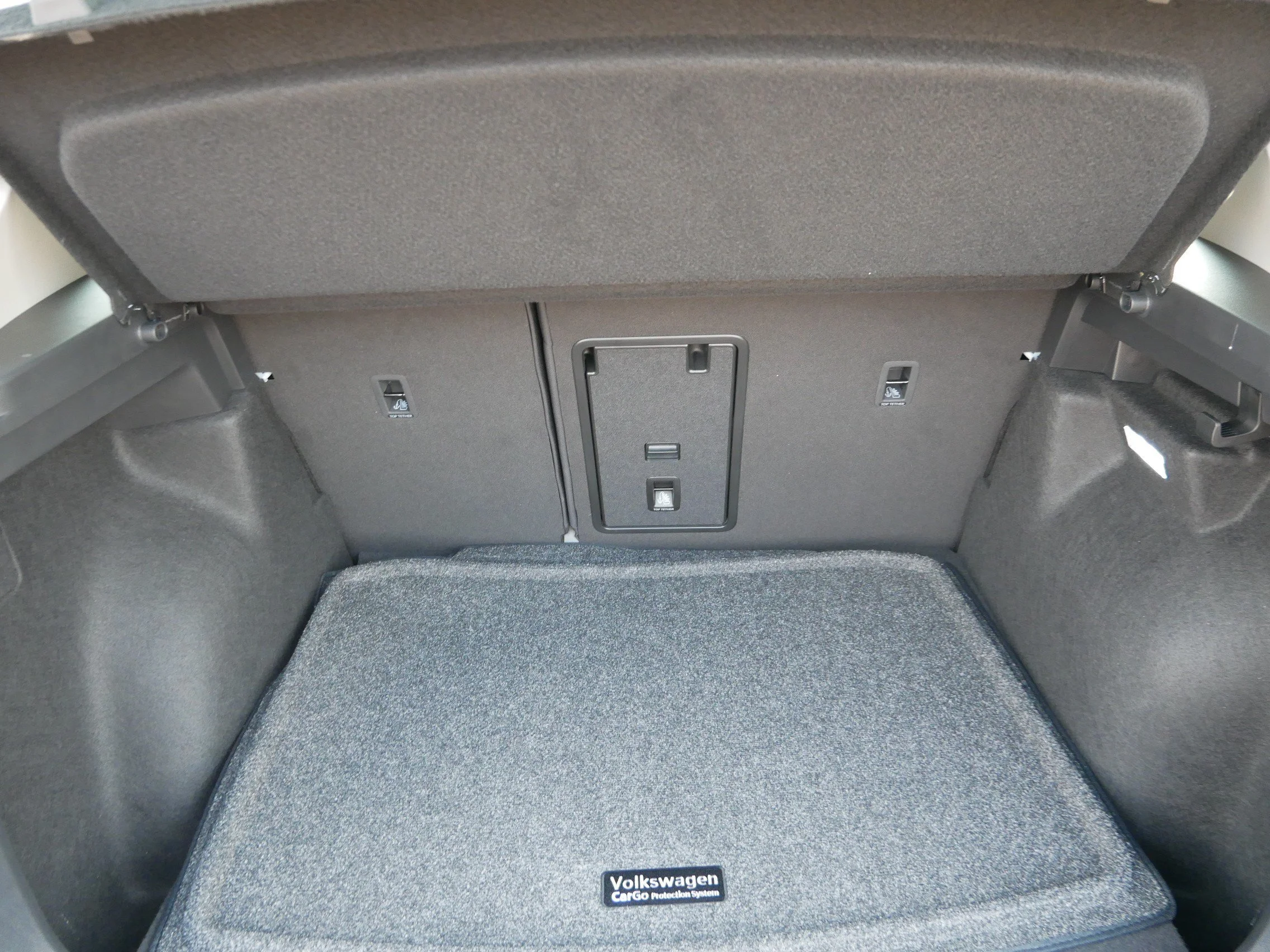New 2026 Monument Gray Volkswagen SE image 6