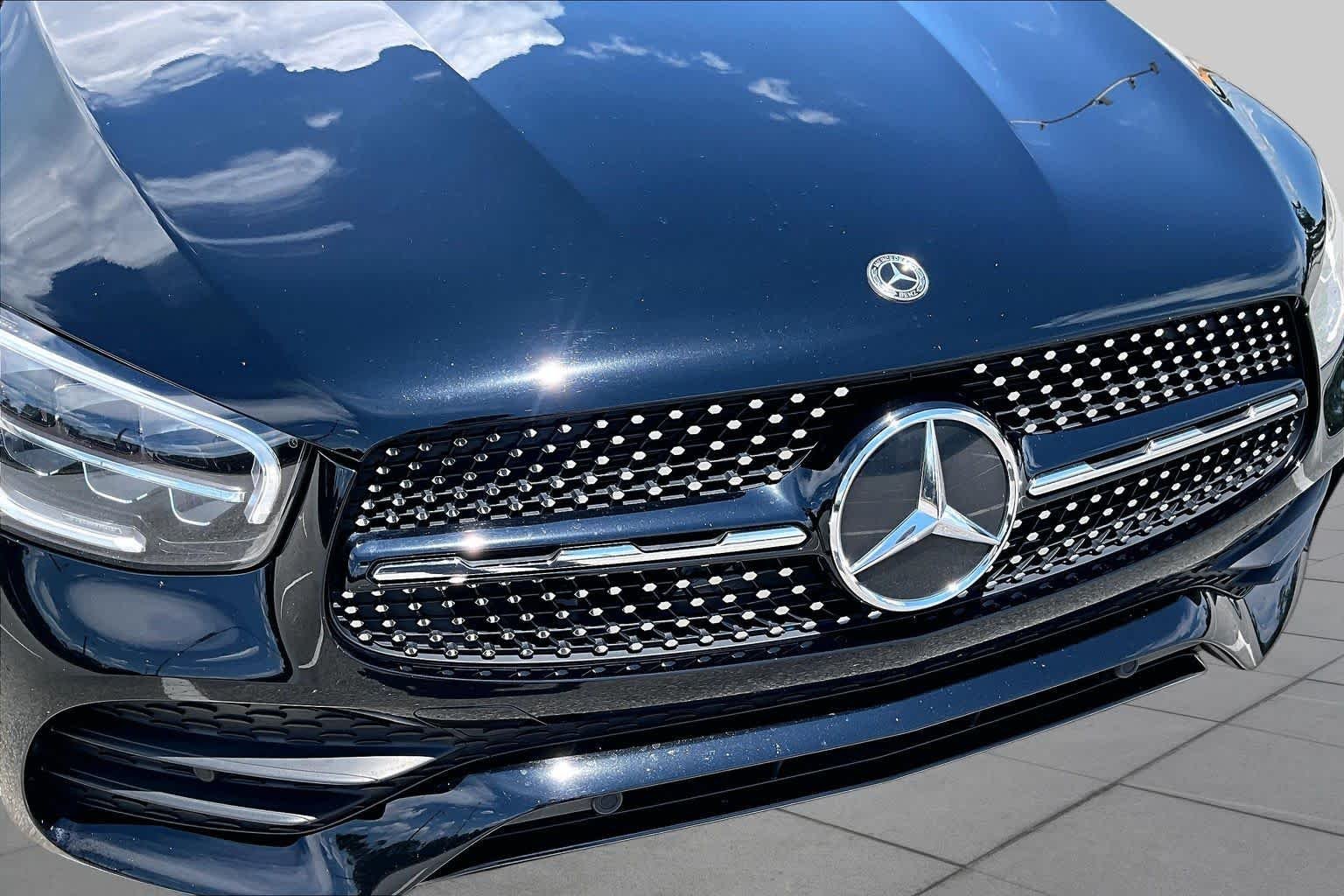 Used 2021 Black Mercedes-Benz GLC 300 image 30