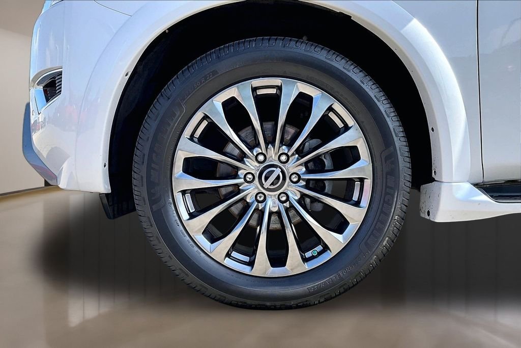 Used 2021 White Nissan Platinum image 8