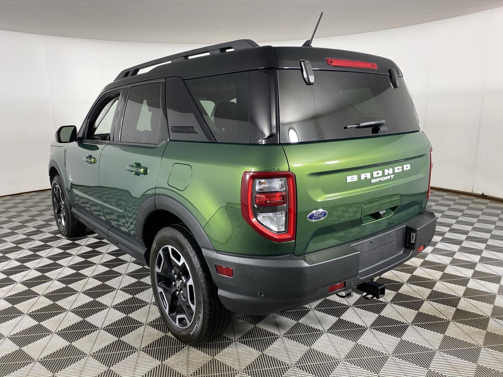 Used 2024 Eruption Green Ford Outer Banks image 8