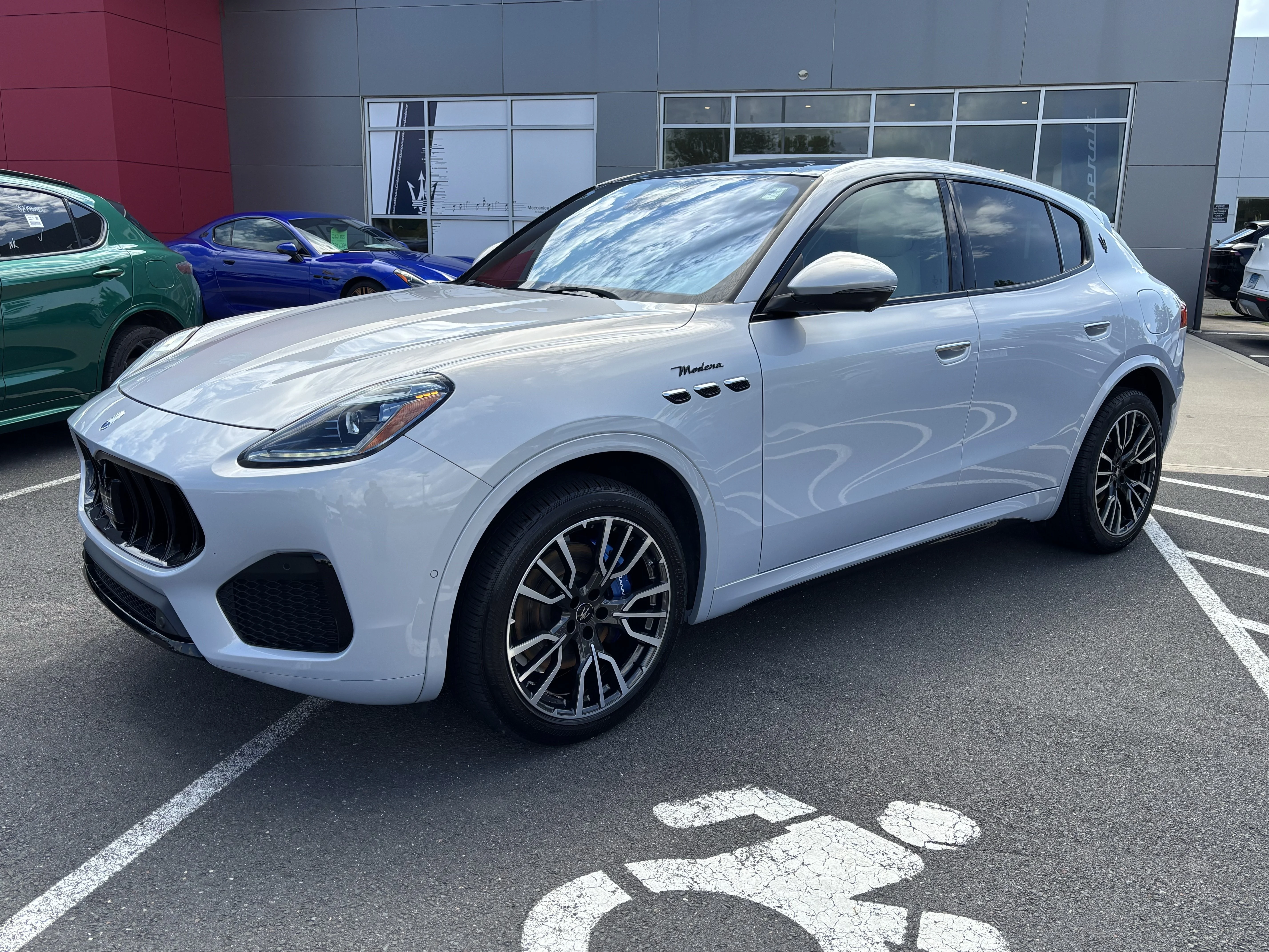 Certified Used 2023 Bianco Astro Metallic Maserati Modena image 3