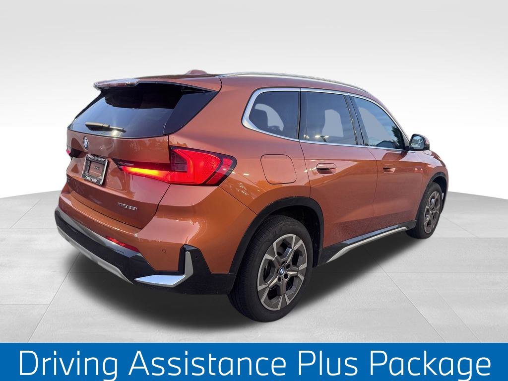 Used 2025 Orange BMW xDrive28i image 3
