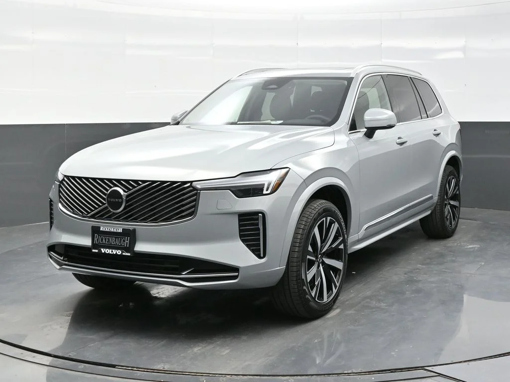 New 2026 Vapour Grey Volvo Core image 2