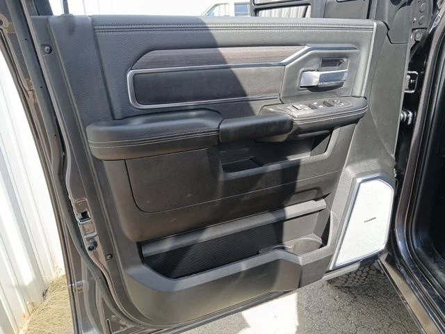 New 2026 Granite Crystal Metallic Clear-Coat Exterior Paint RAM Laramie image 45
