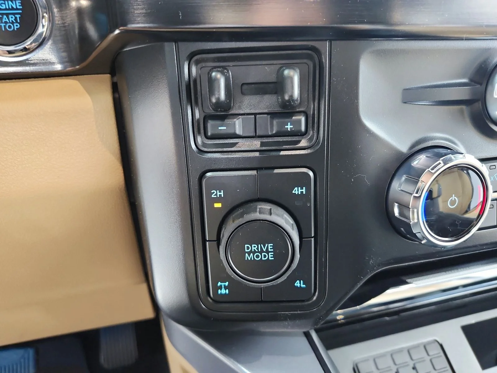 New 2026 Glacier Gray Metallic Tri-Coat Ford F-250® Lariat® image 29