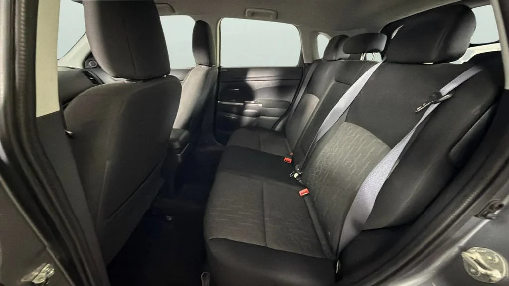 Used 2020  Mitsubishi ES 2.0 image 27