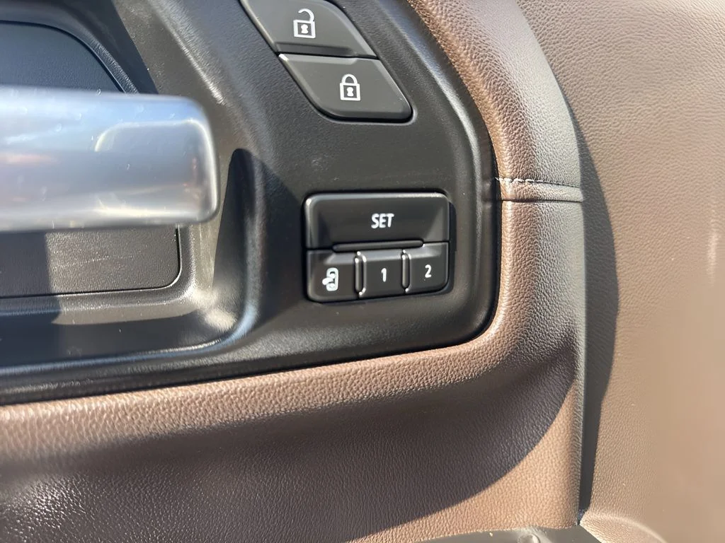 Used 2021 White GMC Denali image 11