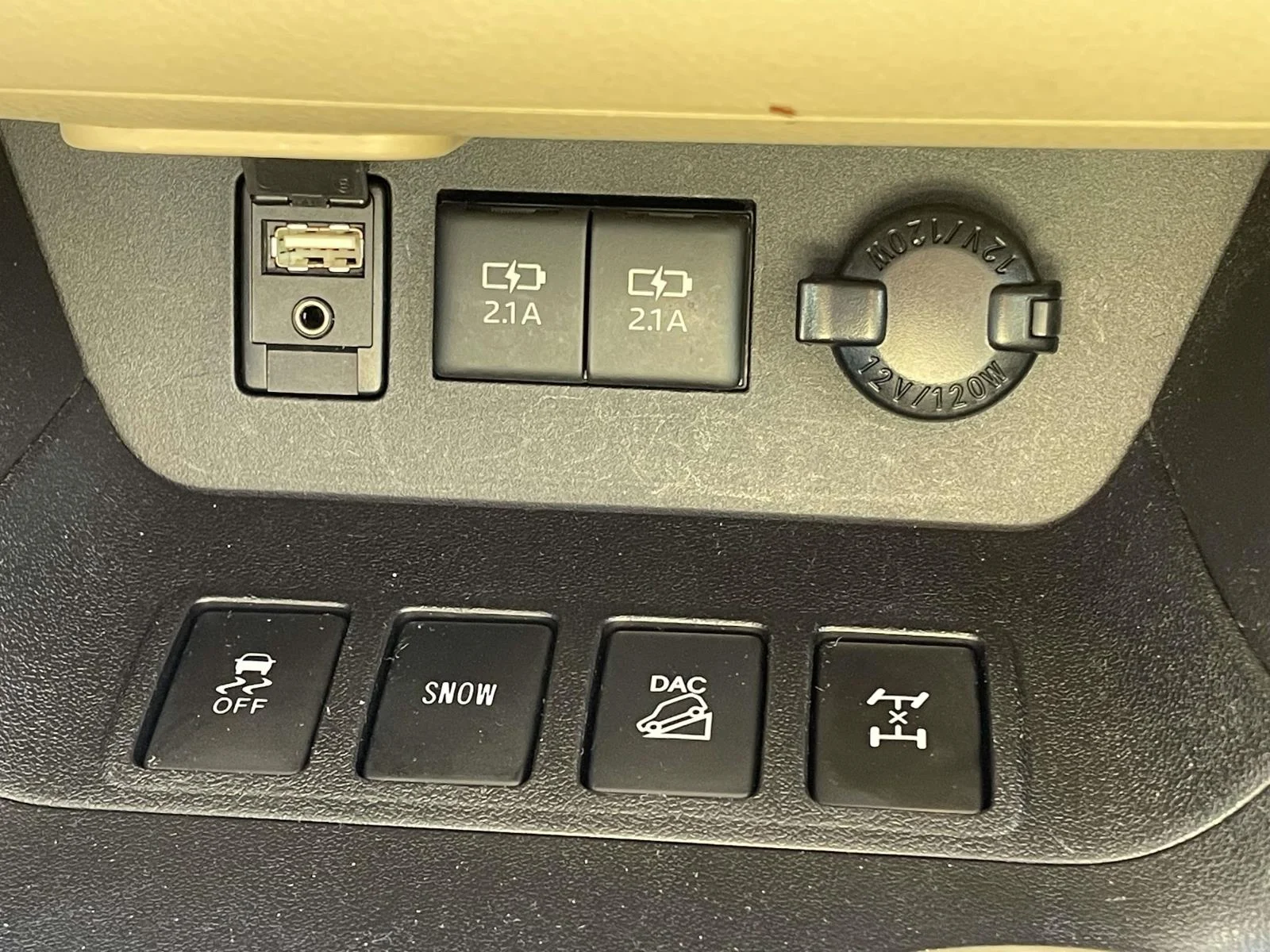 Used 2018 Toasted Walnut Pearl Toyota Limited image 20