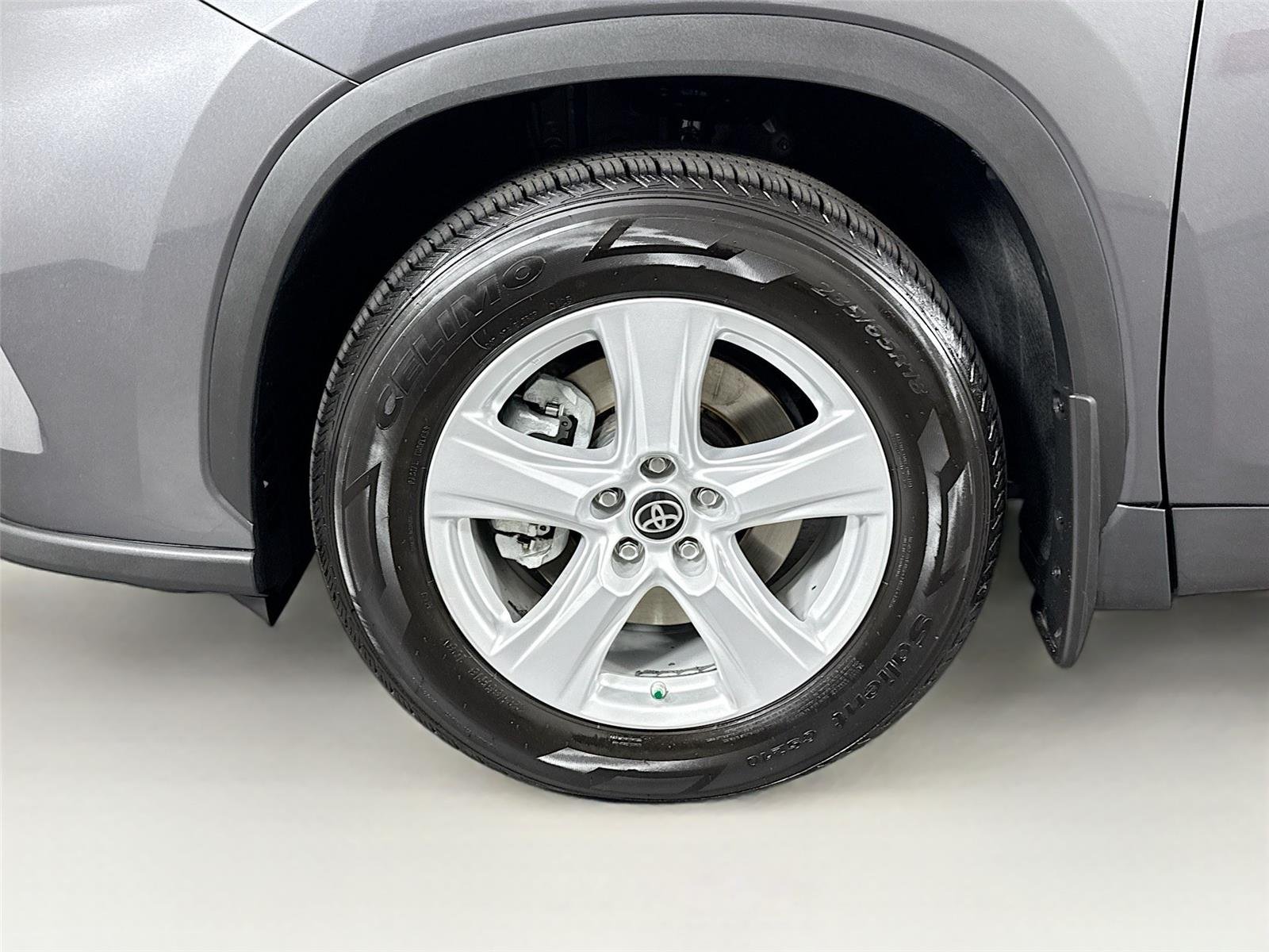 2023 Toyota Highlander L - Photo 40
