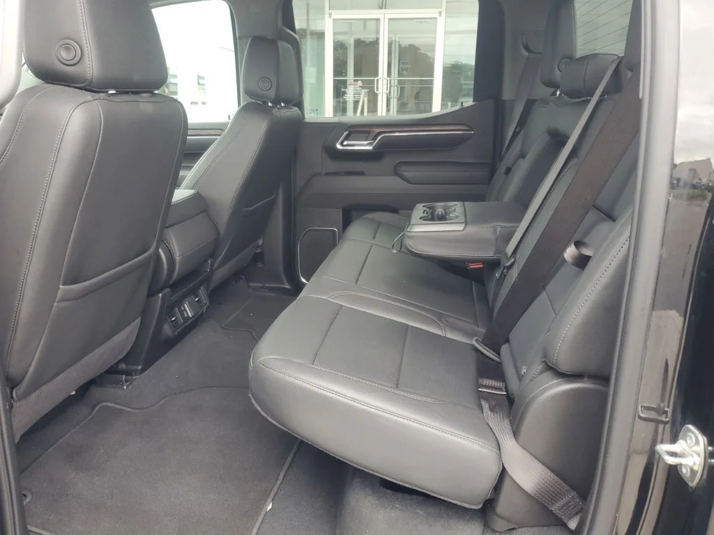 Used 2025 Black GMC SLT image 16