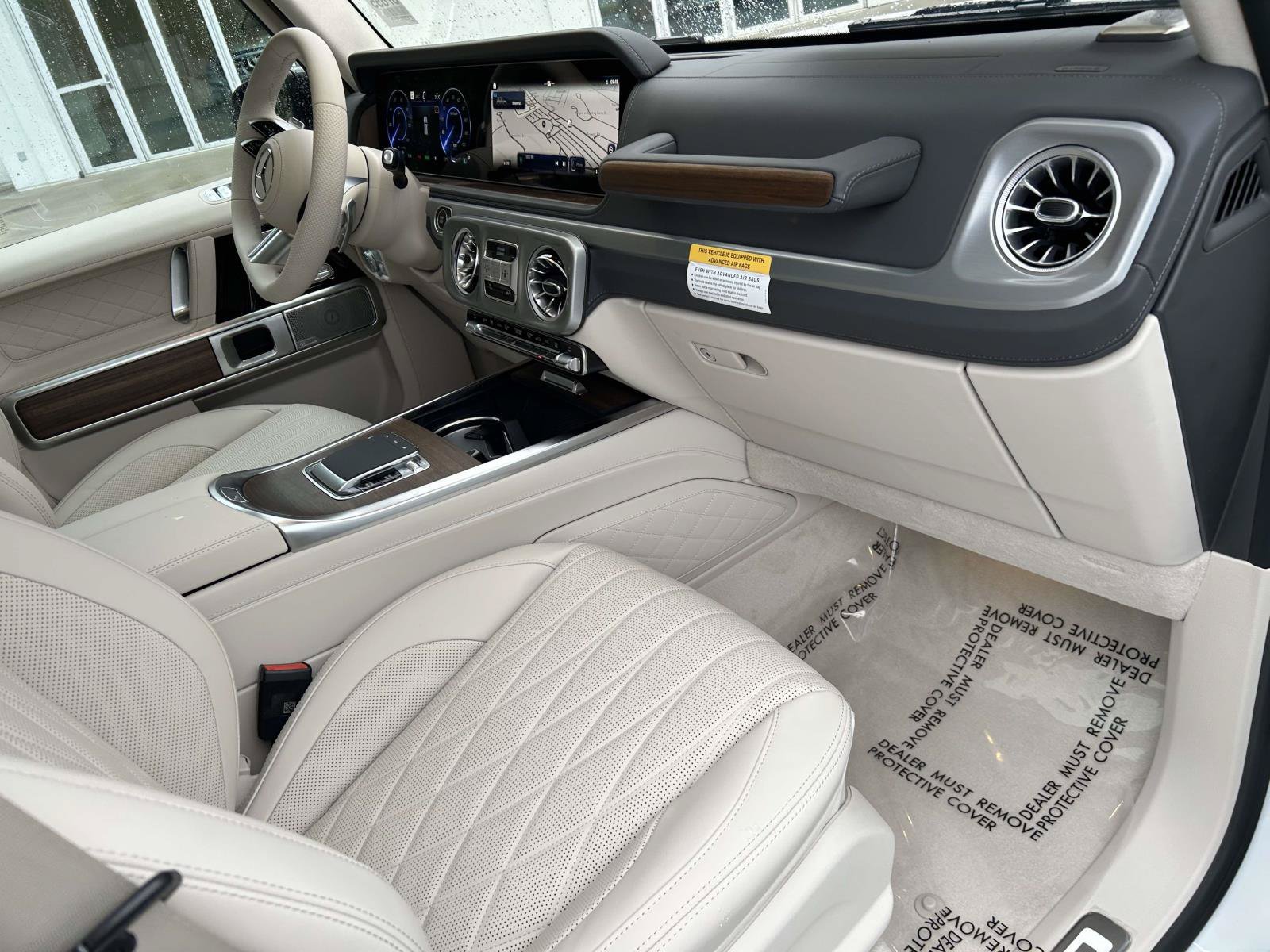 New 2027 MANUFAKTUR Moonlight White Metallic Mercedes-Benz G 580e SUV image 42
