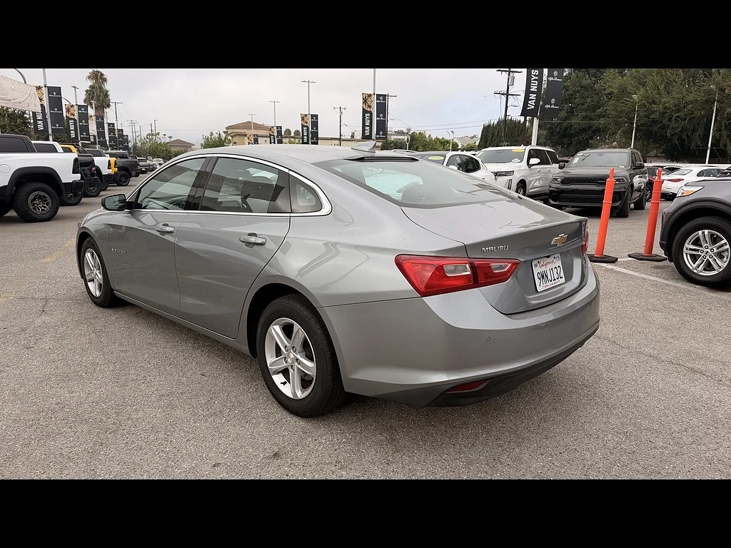 Used 2024 Sterling Gray Metallic Chevrolet LT image 4