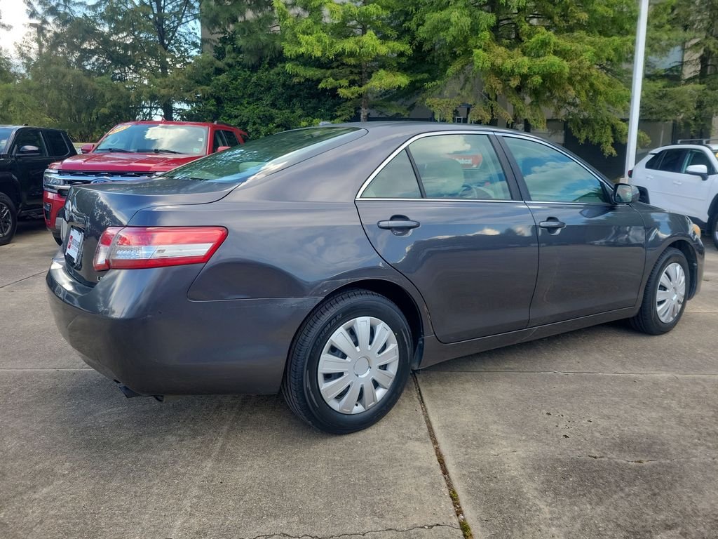 Used 2011 Gray Toyota LE image 11