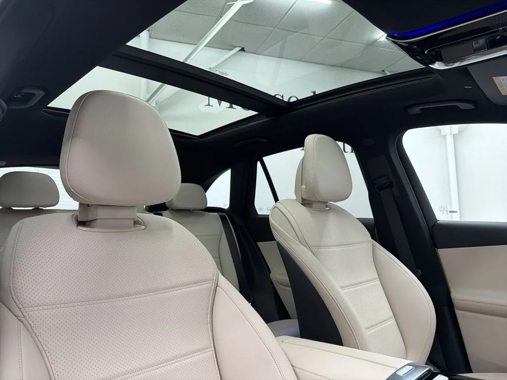 Used 2026 Gray Mercedes-Benz GLC 300 image 28