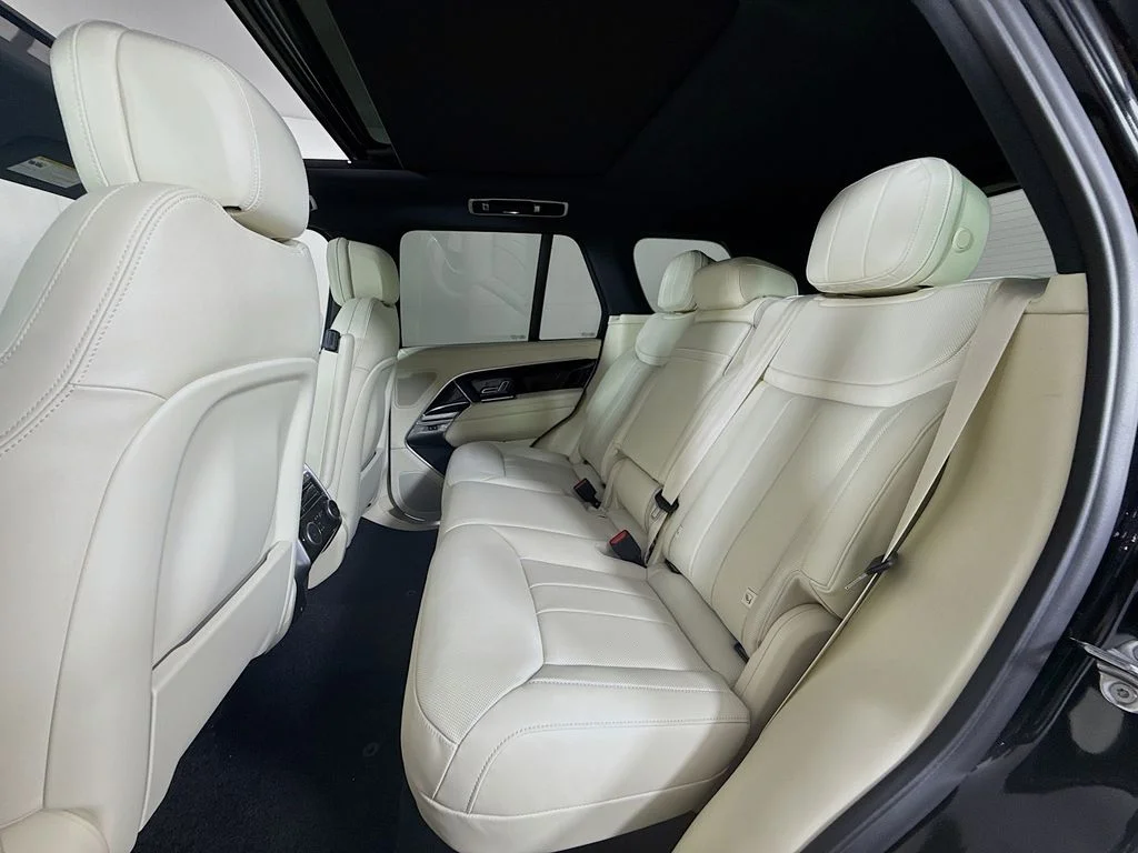 New 2026 Santorini Black Land Rover SE image 24