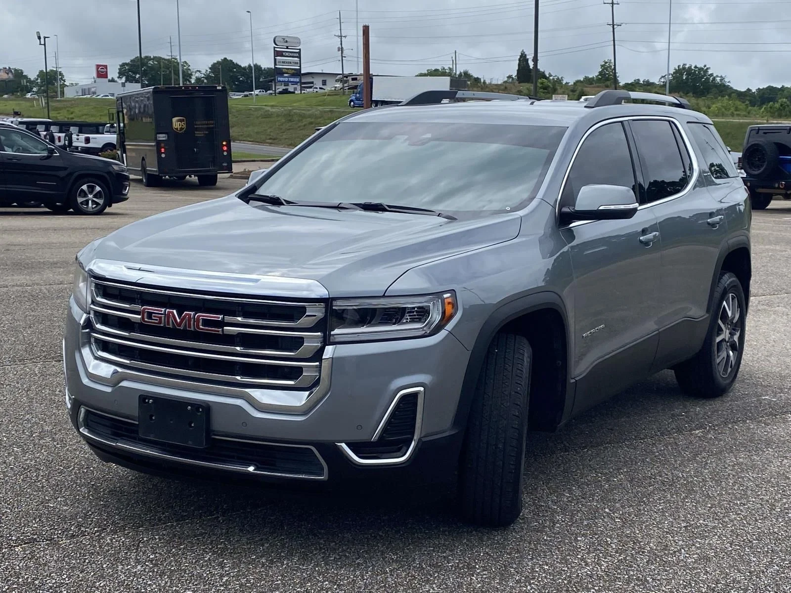 Used 2023 Silver GMC SLE image 3