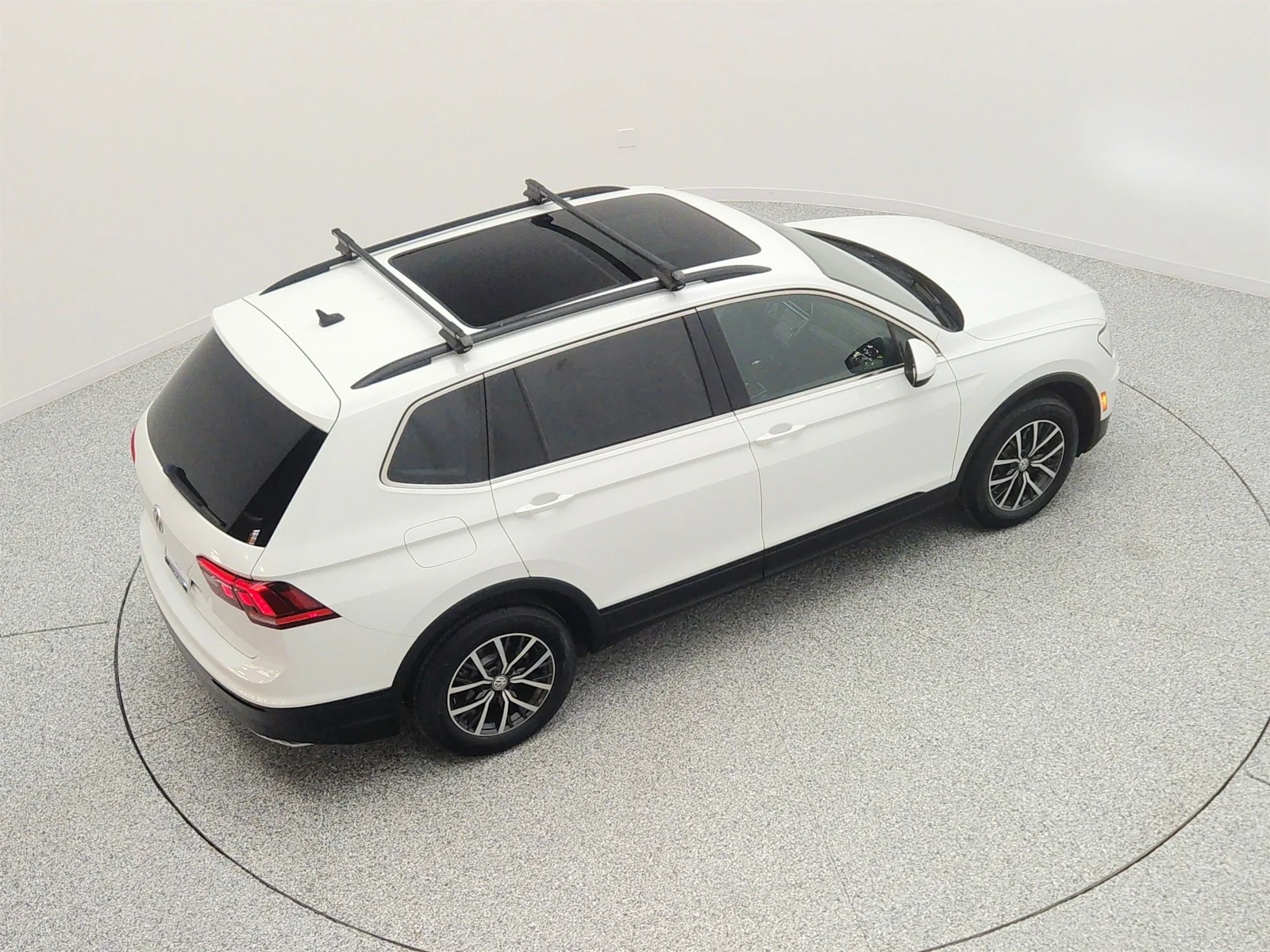 Used 2019 Pure White Volkswagen 2.0T SE FWD image 26