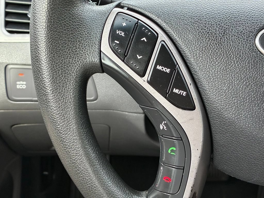 Used 2013 Gray Hyundai GLS image 21
