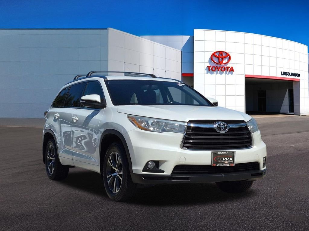 Used 2016 White Toyota XLE V6 image 6