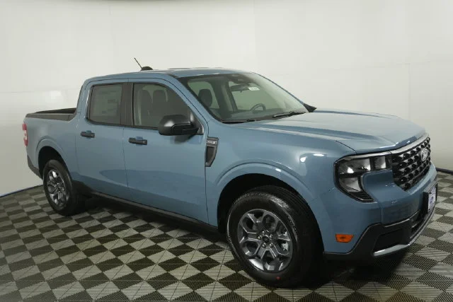 New 2026 Azure Gray Metallic Tri-Coat Ford XLT image 2