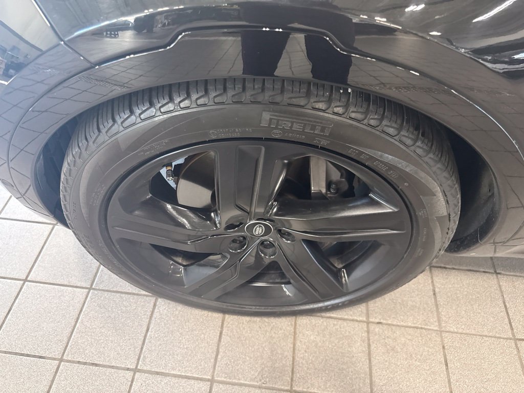 Used 2022 Black Land Rover HSE R-Dynamic image 9