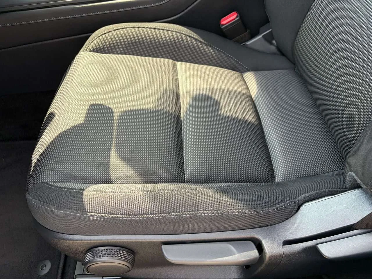 Used 2023  Mazda GX image 18