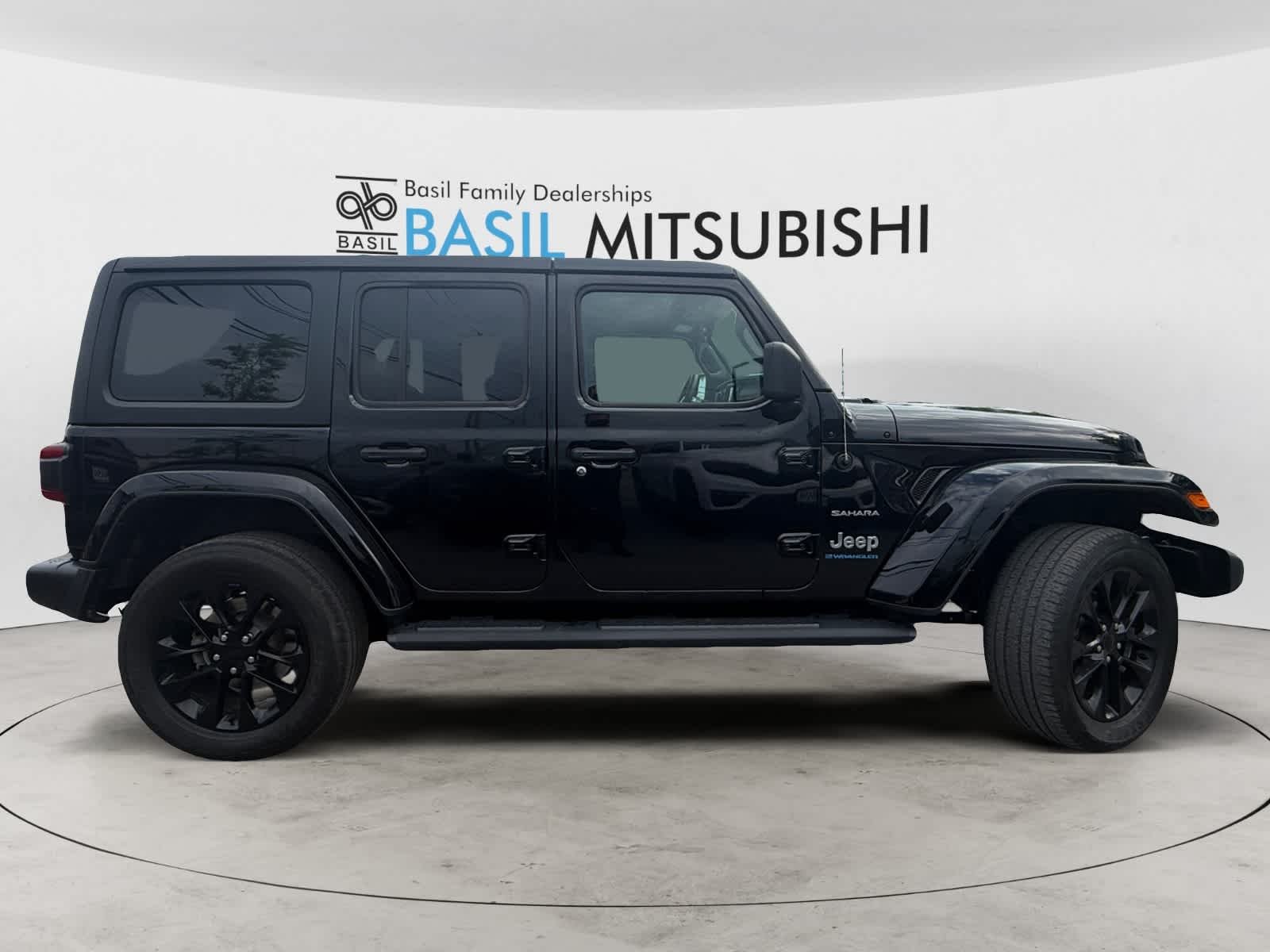 Used 2023 Black Clearcoat Jeep Sahara image 6