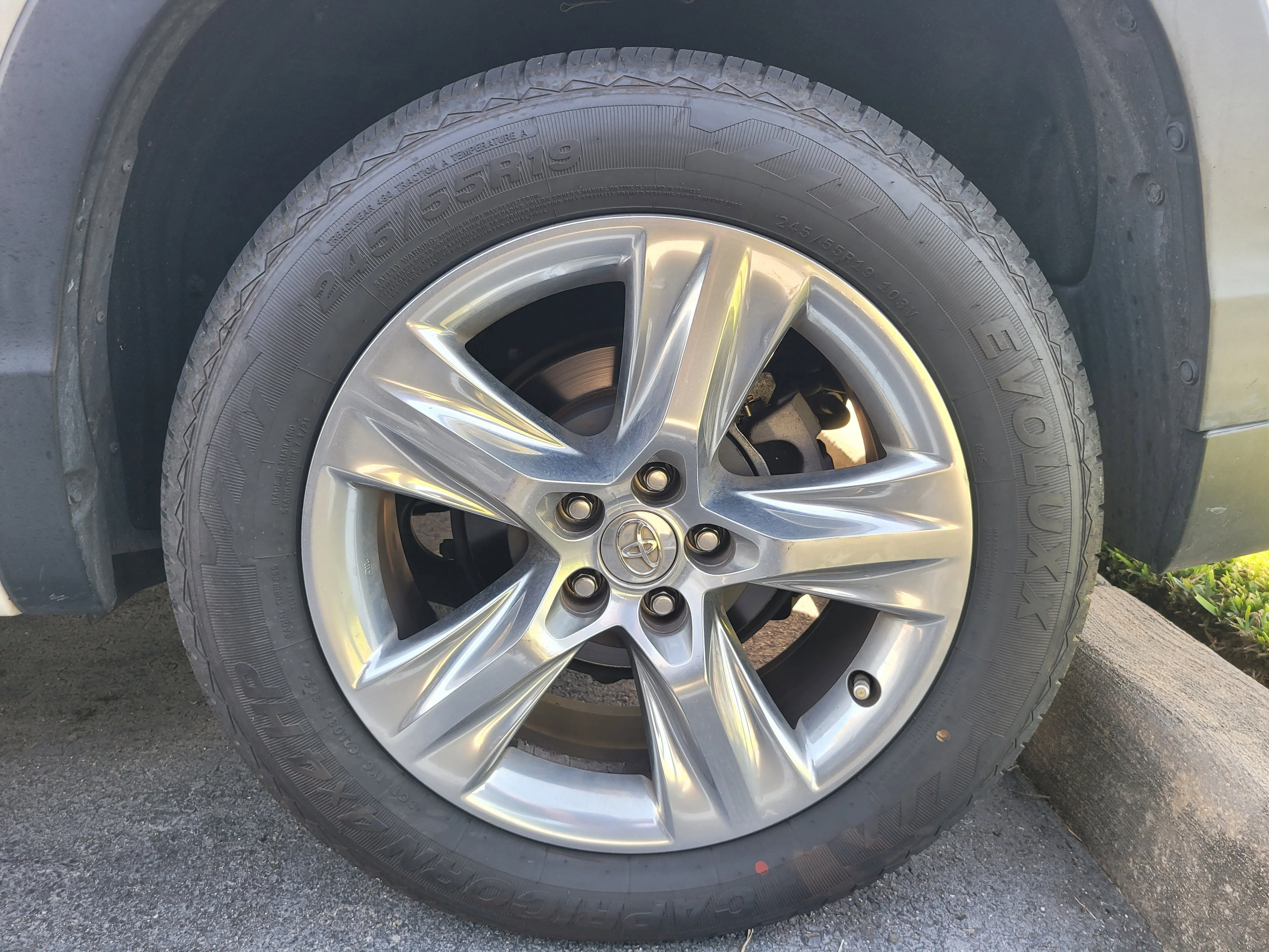 Used 2014 Blizzard Pearl Toyota Limited image 8