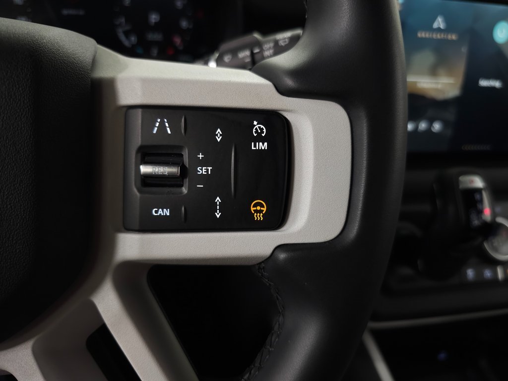 2025 LAND ROVER DEFENDER - Image 20