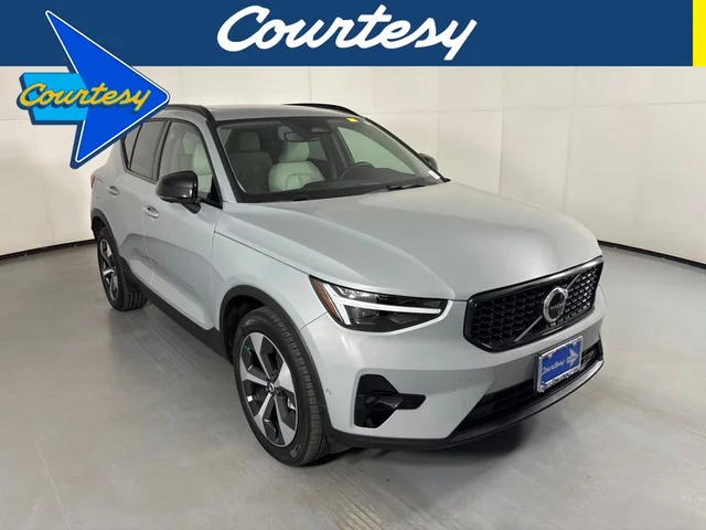 2026 Volvo XC40 B5 Plus