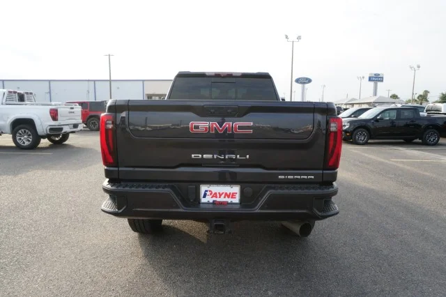 Used 2024  GMC Denali image 6