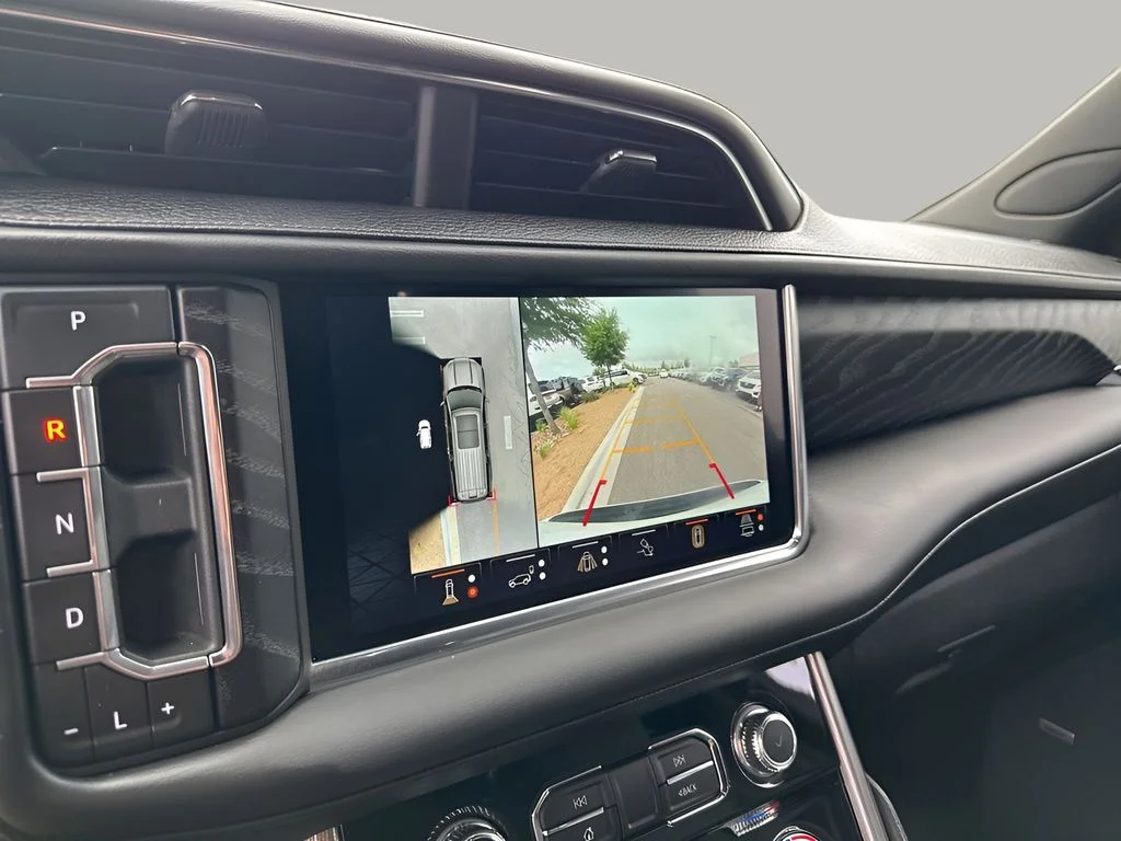 Used 2023 White GMC Denali image 37