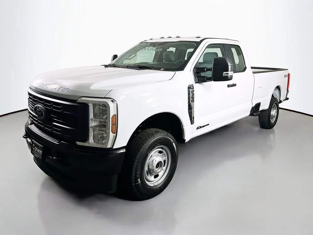 New 2026 Oxford White Ford XL image 5