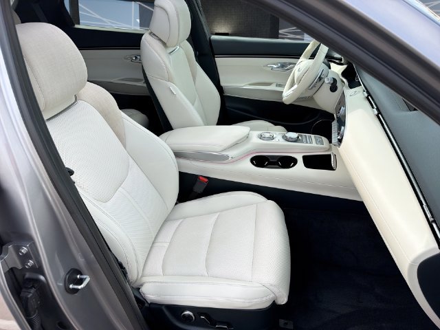 Certified Used 2025 Silver Genesis Advanced image 27