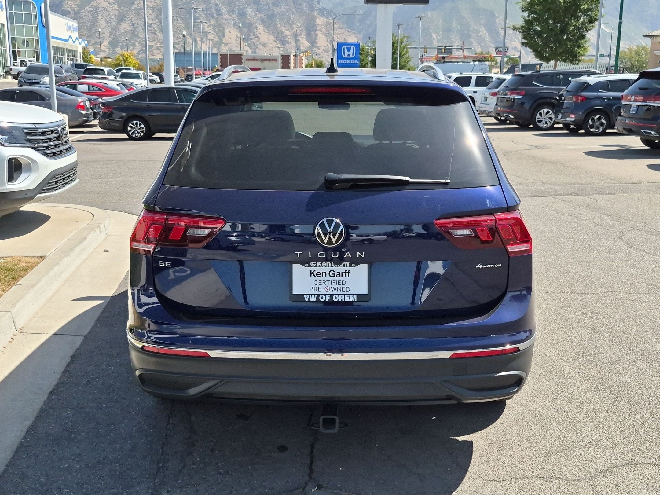 Used 2023 Atlantic Blue Metallic Volkswagen SE image 4