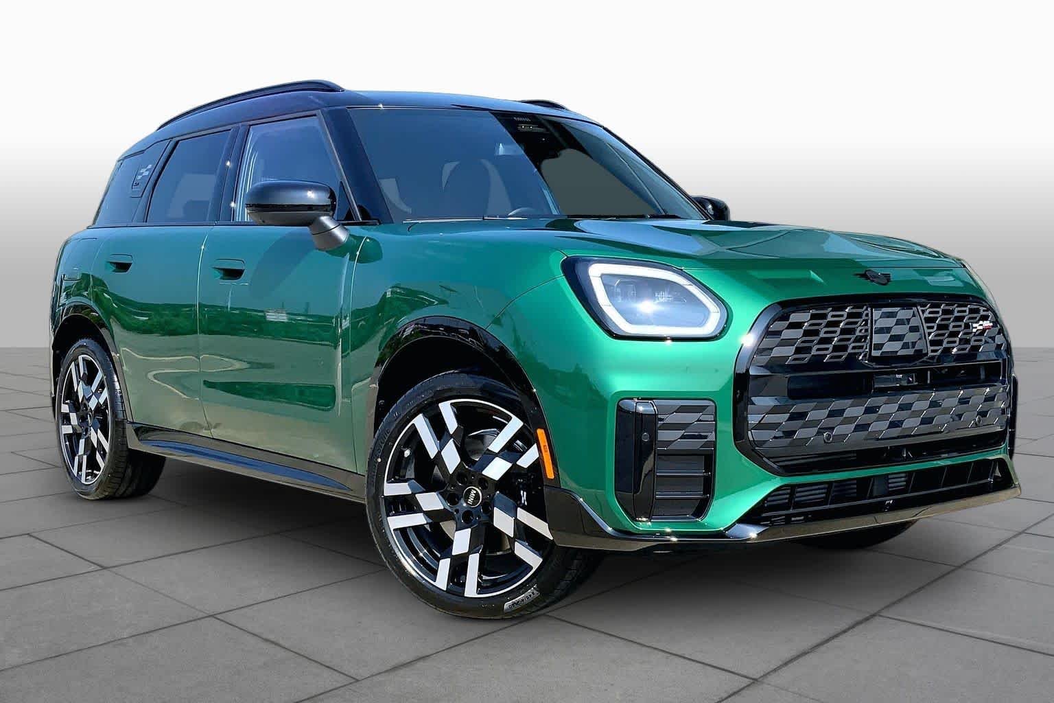 New 2027 British Racing Green IV Metallic MINI Iconic image 2