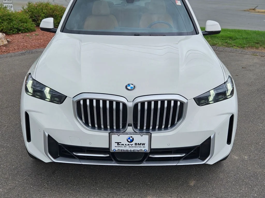 Certified Used 2024 White BMW xDrive40i image 8