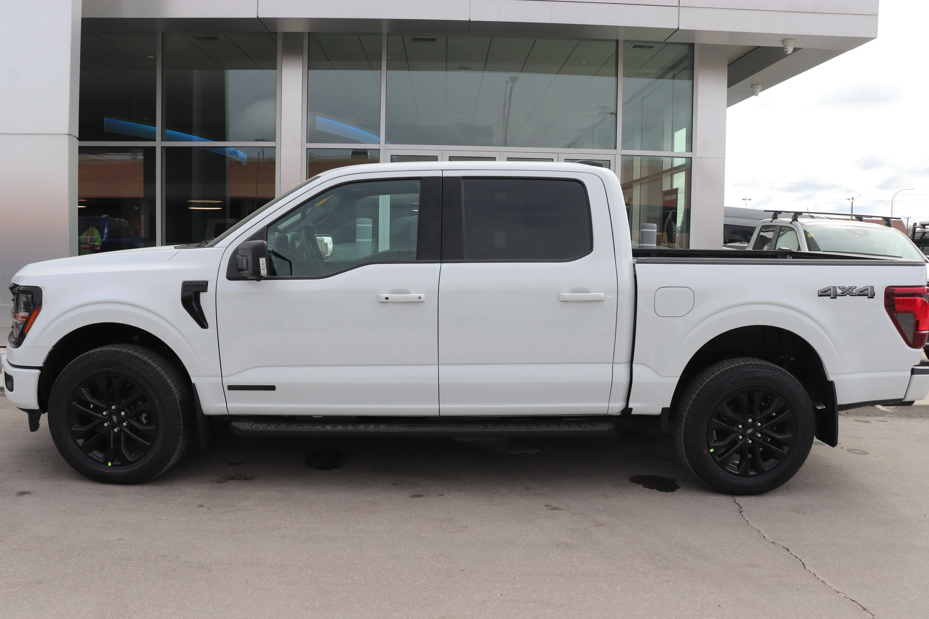 New 2026 OXFORD WHITE Ford XLT image 3