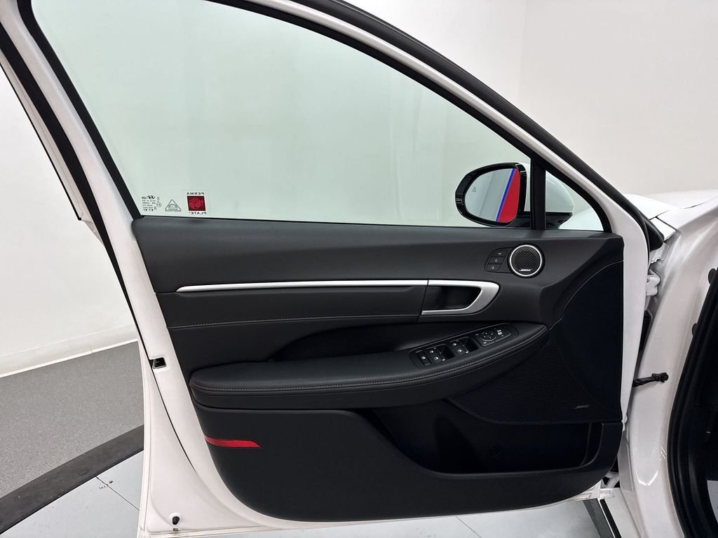 Used 2024 White Hyundai Limited image 14