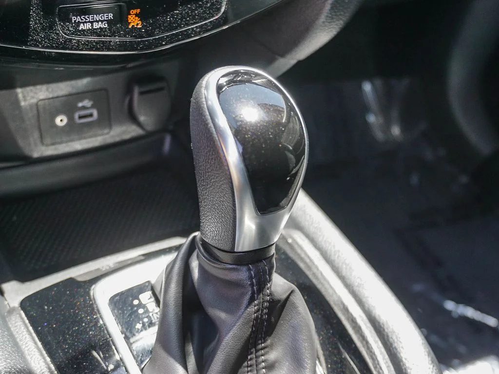 Used 2018 Red Nissan SV image 22